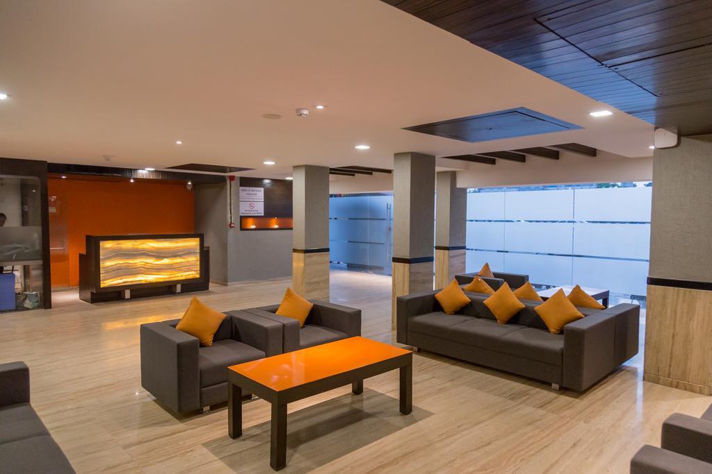 Ahmedabad, Satellite Hotel Екстериор снимка