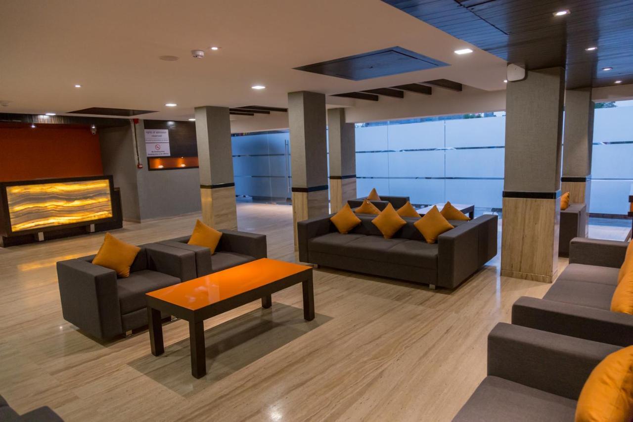 Ahmedabad, Satellite Hotel Екстериор снимка