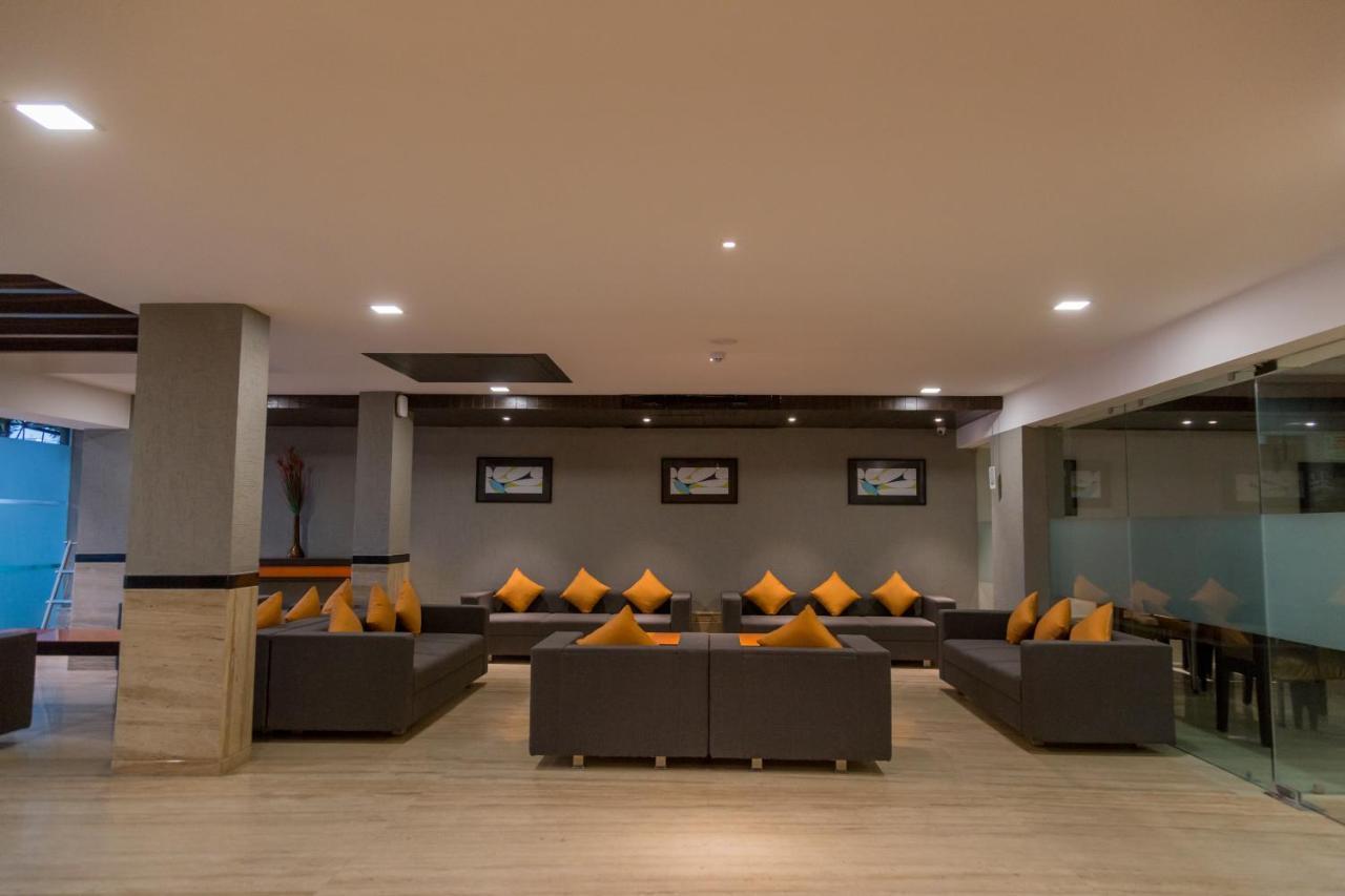 Ahmedabad, Satellite Hotel Екстериор снимка